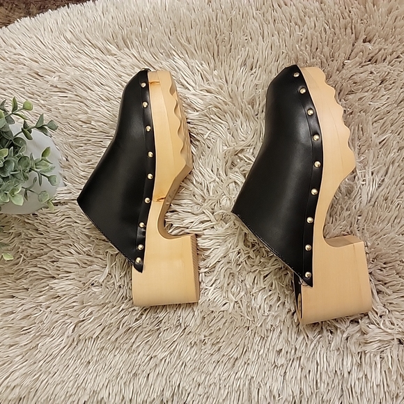 Aerosols | FURY | Black Leather Faux Fur Lined Clogs - Picture 4 of 14